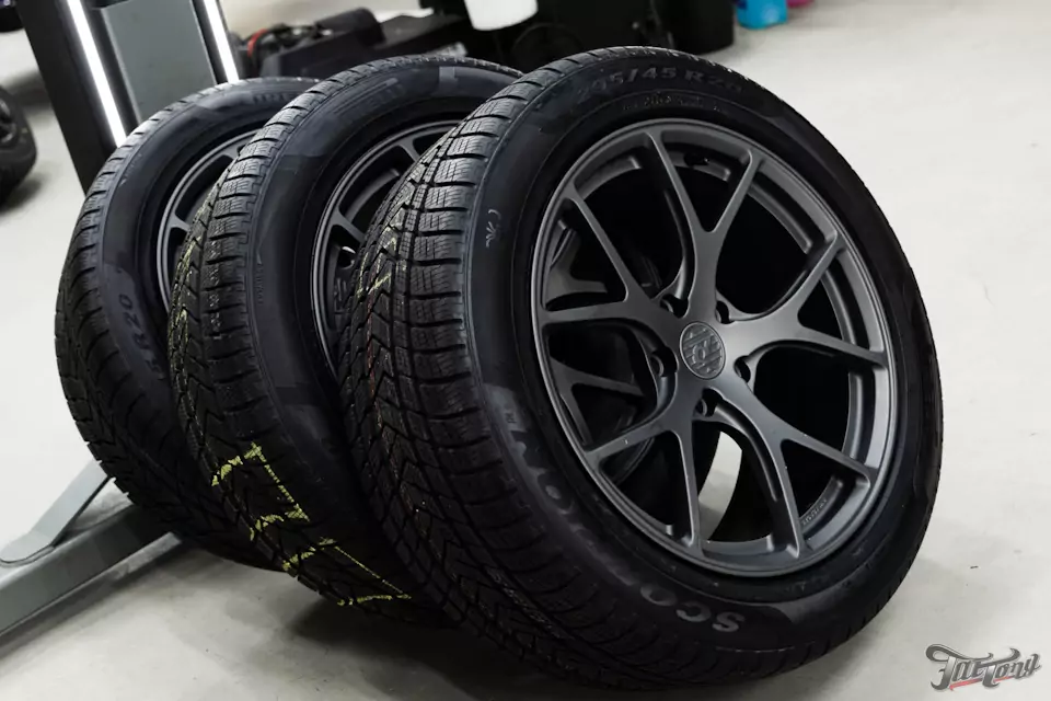 Новые кованые диски для Jeep Grand Cherokee SRT и фирменный Шиномонтаж на вибростенде на оборудовании Hunter